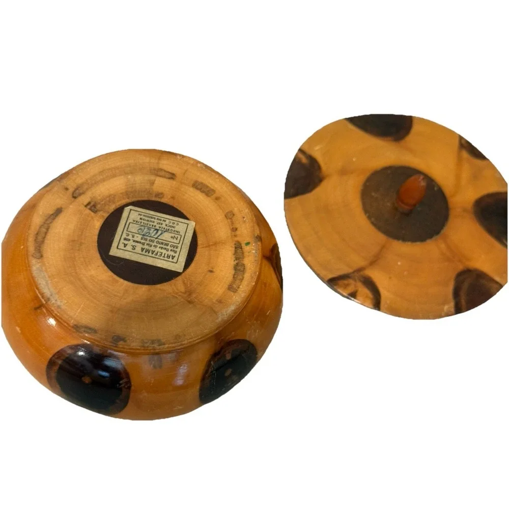 Jewelry box made from Araucaria wood knots with lid,‎ hand-turned Folk Art